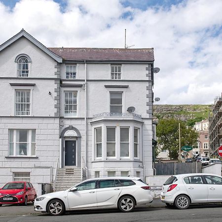 Abbey Road Boutique Holiday Apartment Llandudno Buitenkant foto