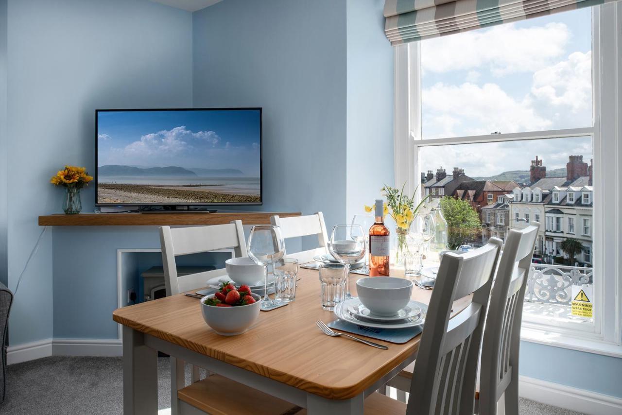 Abbey Road Boutique Holiday Apartment Llandudno Buitenkant foto